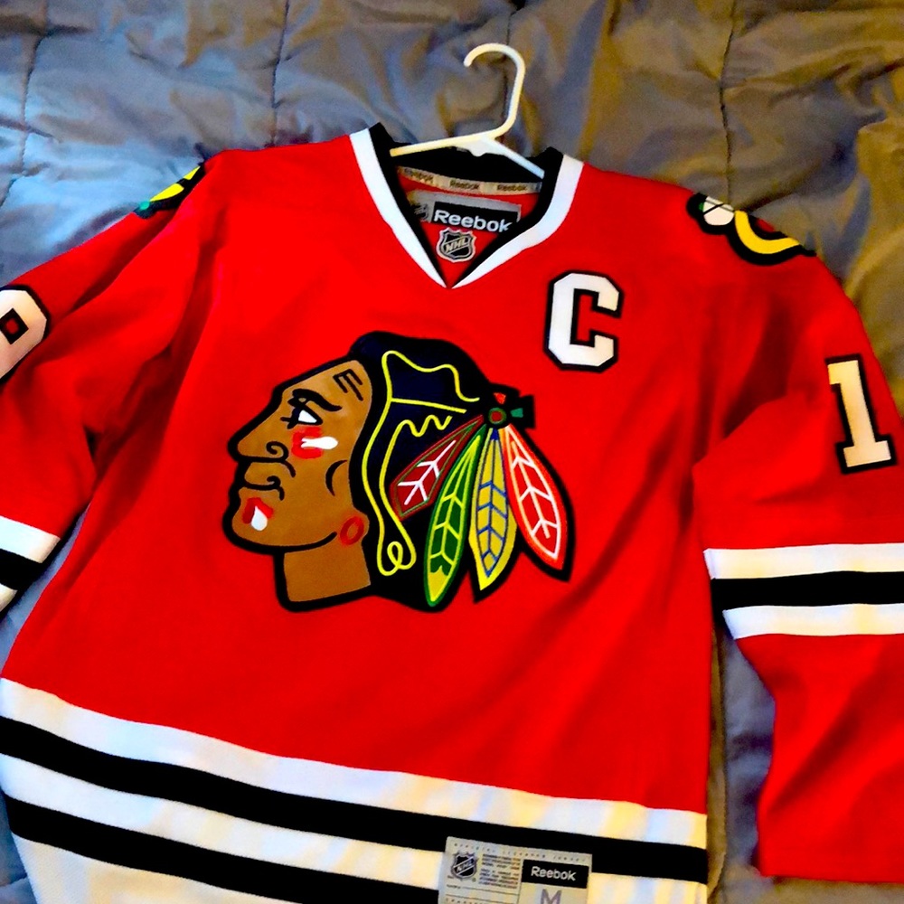 Blackhawks Jersey \red\ size M